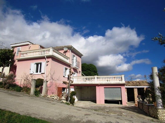 Finished cottage with 500sqm of garden, 3 bedrooms and 30sqm terrace 1