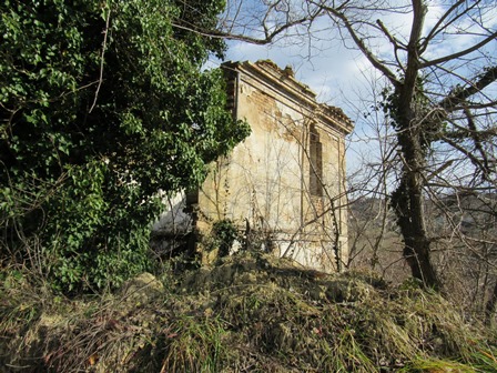Ruin to rebuild of 100sqm to build a villa of 150sqm with 20,000sqm of land 1