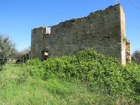 A 90sqm ruin with 3000sqm of olive grove in a very panoramic location offering mountain and valley views. 1