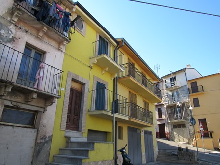 Recently renovated, 2 bed, garage town house in typical Italian town